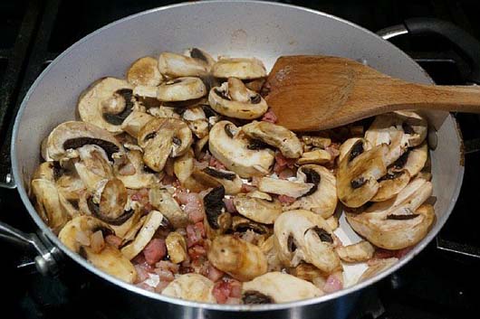 Картопля з грибами в духовці